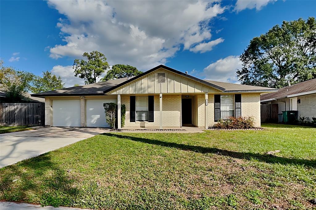 21418 Greenham Dr in Spring, TX - Building Photo