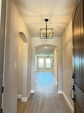 7308 Roaring Springs Rd in Arlington, TX - Foto de edificio - Building Photo
