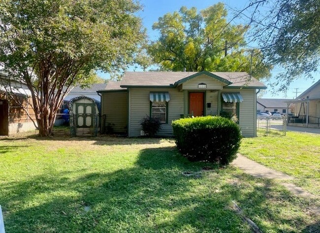 property at 112 N Dobson St