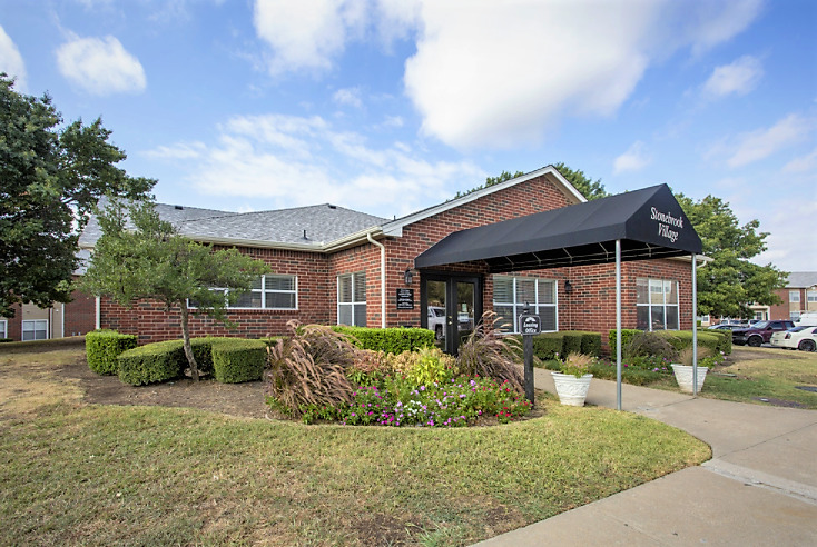 Stonebrook Village in Frisco, TX - Building Photo