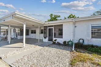 13940 Anona Heights Dr in Largo, FL - Building Photo - Building Photo