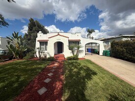 6934-6938 Mohawk St in San Diego, CA - Building Photo