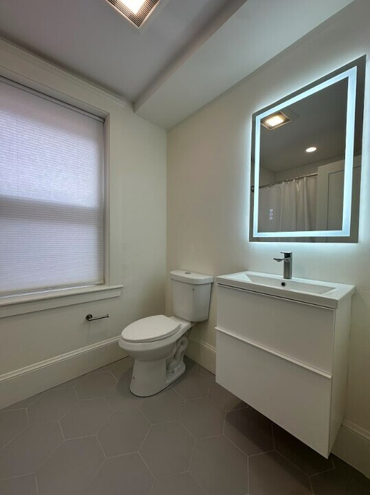 22 Bradlee Rd, Unit 1 in Medford, MA - Foto de edificio