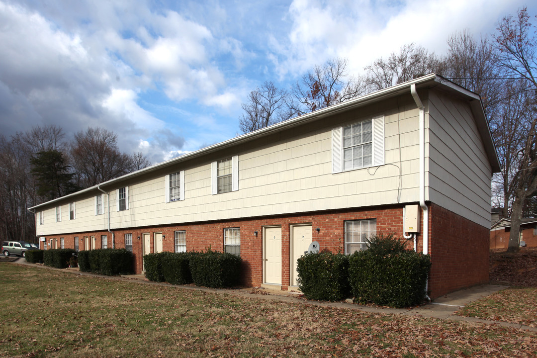 Glen Haven Apartments in Greensboro, NC - Building Photo