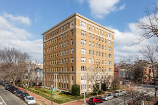 Williamsburg Condominium in Washington, DC - Foto de edificio - Building Photo