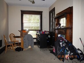 940 Greenfield Ave in Pittsburgh, PA - Foto de edificio - Building Photo