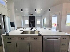 3202 Bing St in West Richland, WA - Building Photo - Building Photo