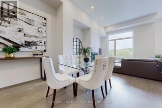 17 Knollview Ln in Richmond Hill, ON - Building Photo - Building Photo