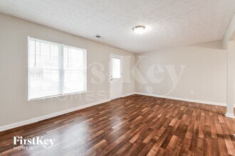 2435 Piering Dr in Stonecrest, GA - Foto de edificio - Building Photo