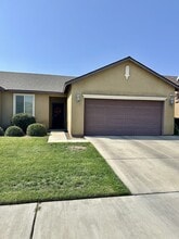 1252 Veronica Ave in Dinuba, CA - Building Photo - Building Photo