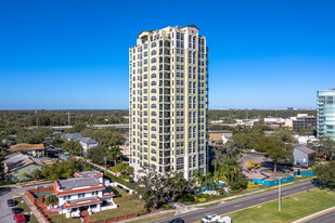 The Stovall on Bayshore Apartamentos