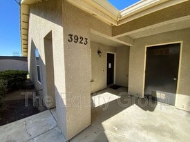 3923 W Cecil Ave in Visalia, CA - Building Photo