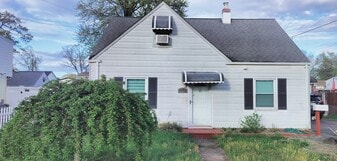 185 Plainfield Ave in Edison, NJ - Building Photo