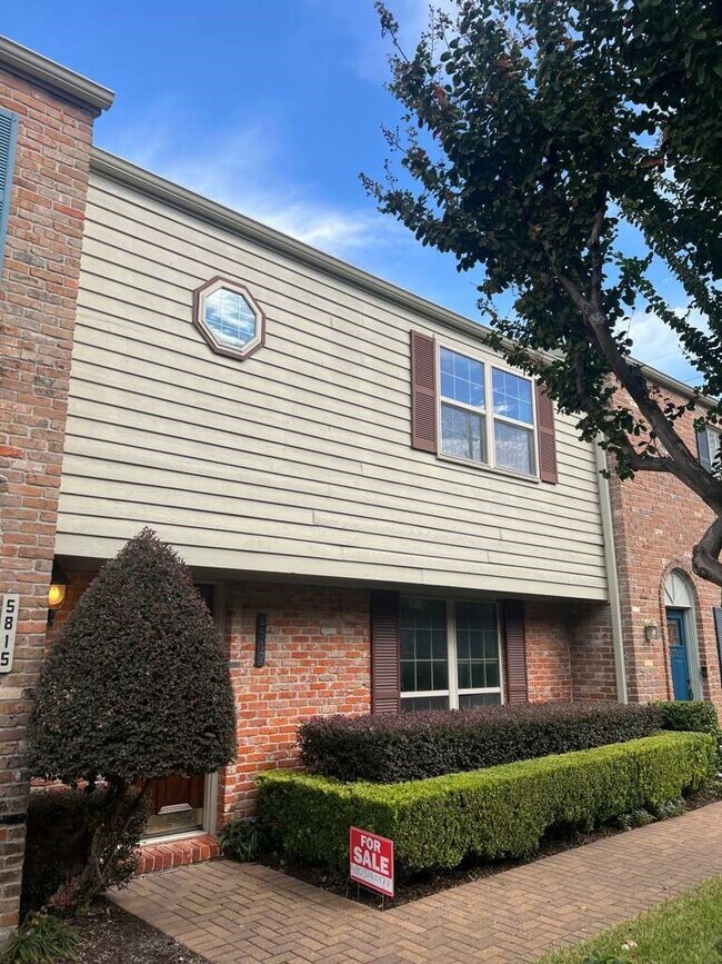 property at 5817 Valley Forge Dr