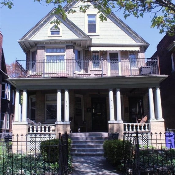 property at 4730 Commonwealth St
