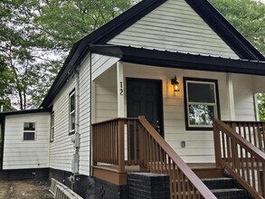 12 Sargent Farmer St in Newnan, GA - Building Photo - Building Photo