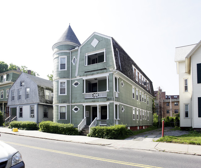 86A Elm St in Worcester, MA - Foto de edificio - Building Photo