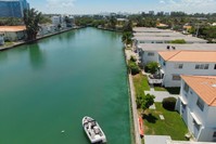 7859 Crespi Blvd in Miami Beach, FL - Foto de edificio - Building Photo