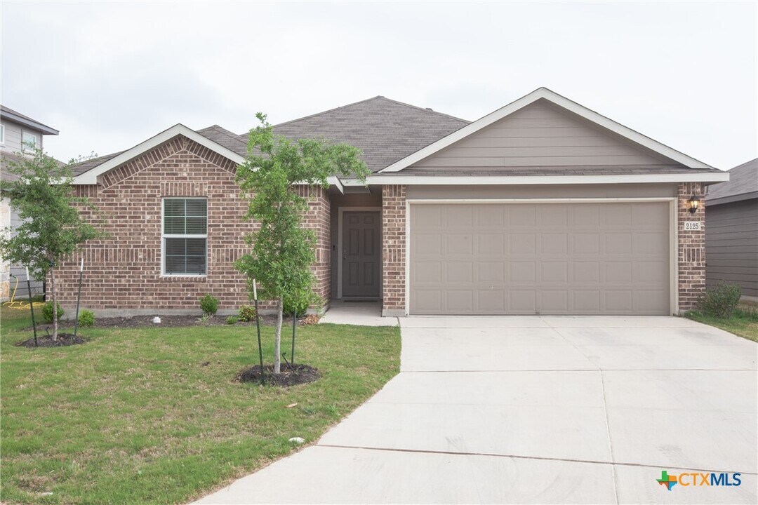 2125 Silver Maple in New Braunfels, TX - Building Photo