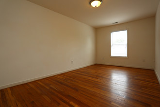 Lincoln Mews in Richmond, VA - Building Photo - Interior Photo