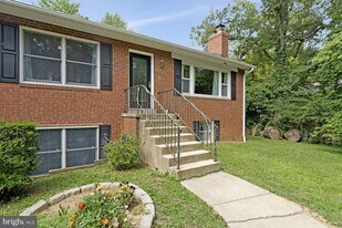 6513 Old Dominion Dr in McLean, VA - Building Photo