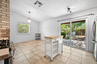 6201 Hillston Dr in Austin, TX - Building Photo - Building Photo