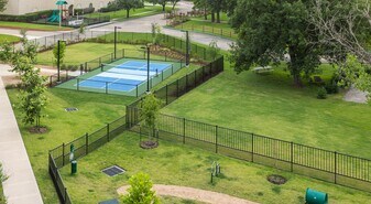 10800 Hammerly Blvd in Houston, TX - Building Photo