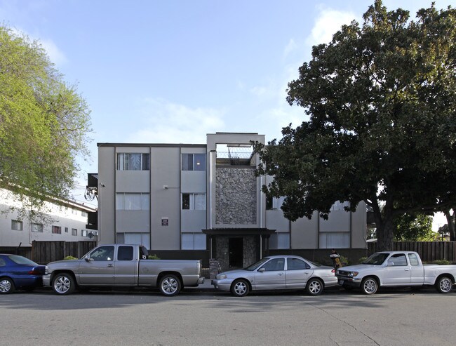 Woodland Park Apartments in East Palo Alto, CA - Building Photo - Building Photo