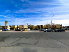 4256 Zavala St in Las Vegas, NV - Building Photo - Building Photo