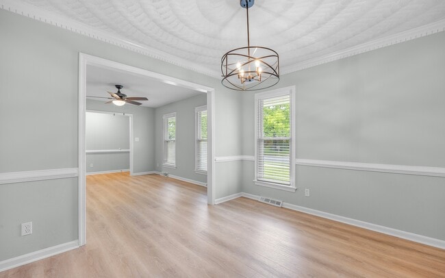 631 Luray Terrace in Chesapeake, VA - Building Photo - Building Photo