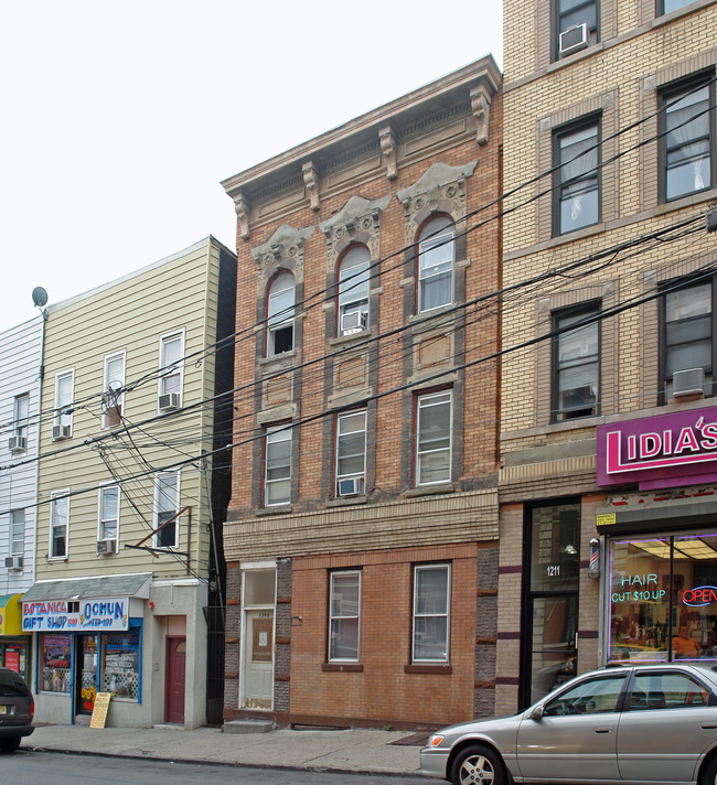 1207 Bergenline Ave in Union City, NJ - Building Photo - Building Photo