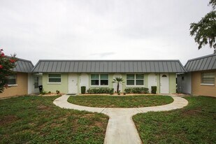 11824 Bayonet Ln in New Port Richey, FL - Building Photo