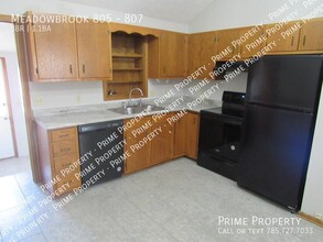 805 Meadowbrook Rd in Salina, KS - Building Photo - Building Photo