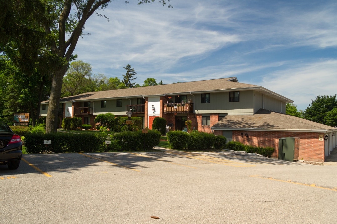 Evergreen Terrace in Menomonee Falls, WI - Building Photo