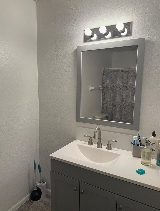 2002 Cascades Blvd in Kissimmee, FL - Building Photo - Building Photo