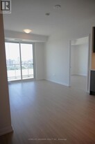 25 Holly St in Toronto, ON - Building Photo