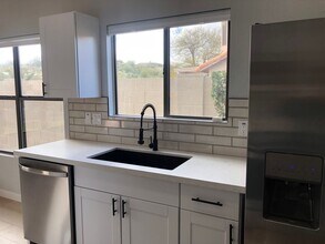 2503 E Taxidea Way in Phoenix, AZ - Building Photo - Building Photo