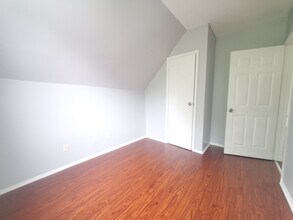 65 W 24th St in Bayonne, NJ - Building Photo - Building Photo