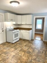 94 Spruce St, Unit 3 in Milford, MA - Building Photo - Building Photo