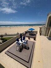 711 Pacific Coast Hwy in Huntington Beach, CA - Building Photo - Building Photo