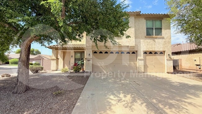 property at 1036 E Magnum Rd