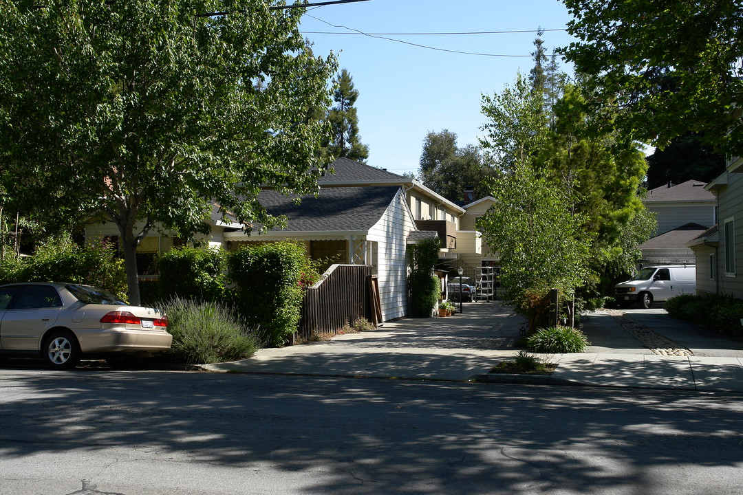 1340 Mills St in Menlo Park, CA - Foto de edificio