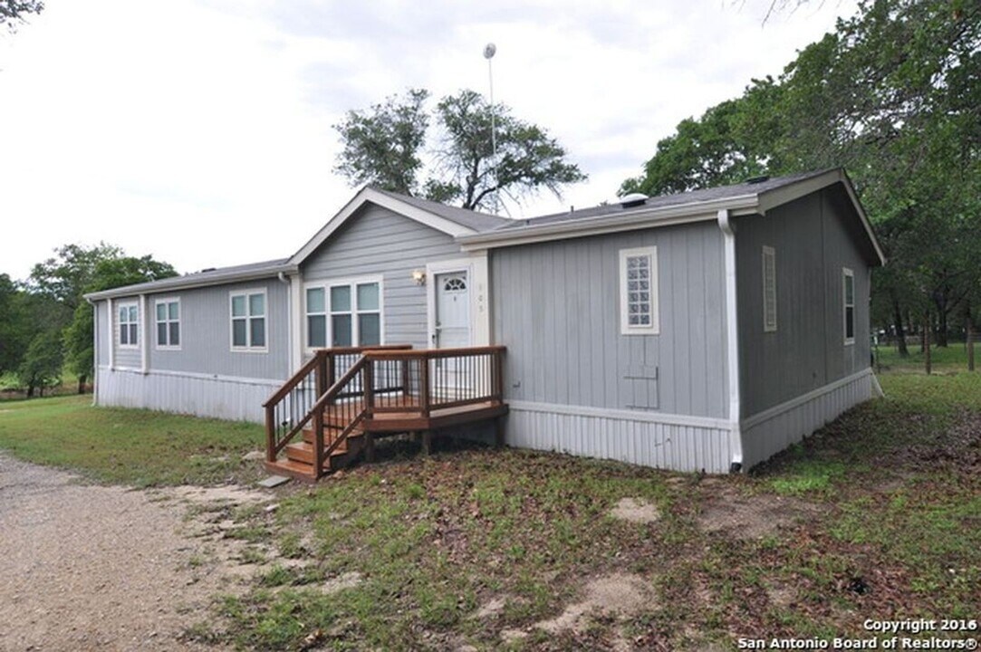105 Encino Torcido in Adkins, TX - Building Photo
