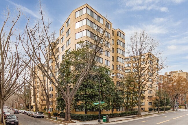 Essex in Washington, DC - Foto de edificio - Building Photo