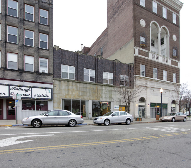 Old Theater Apartments in Alliance, OH - Building Photo - Building Photo