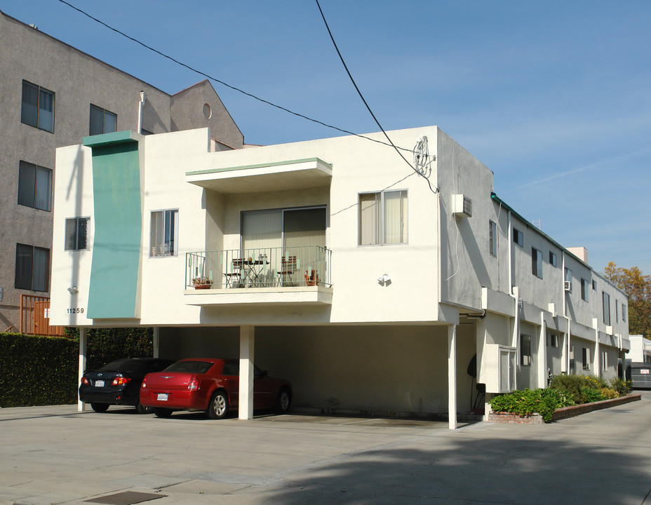 11259 Morrison St in North Hollywood, CA - Building Photo