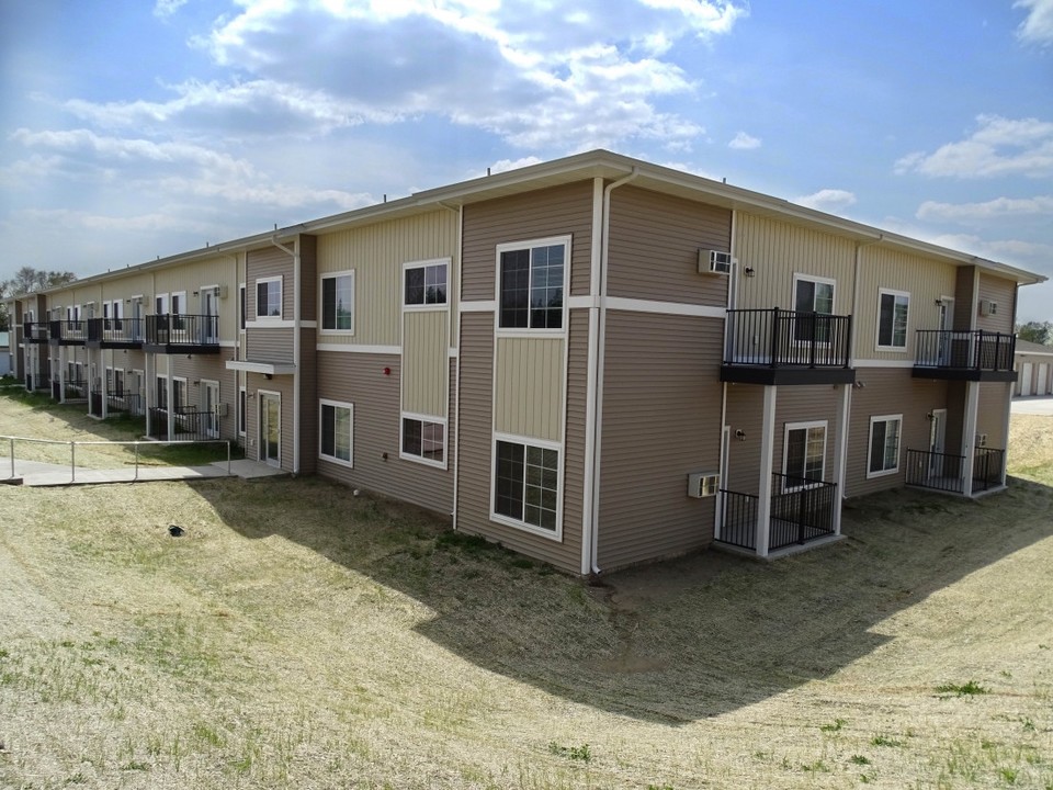 Courtside Village in Hettinger, ND - Foto de edificio