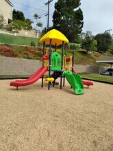 Ridgepoint Apartments in Vista, CA - Foto de edificio - Building Photo