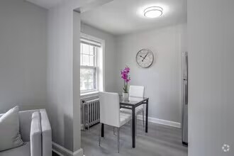 85 S Lansdowne Ave, Unit B1 in Lansdowne, PA - Foto de edificio - Building Photo