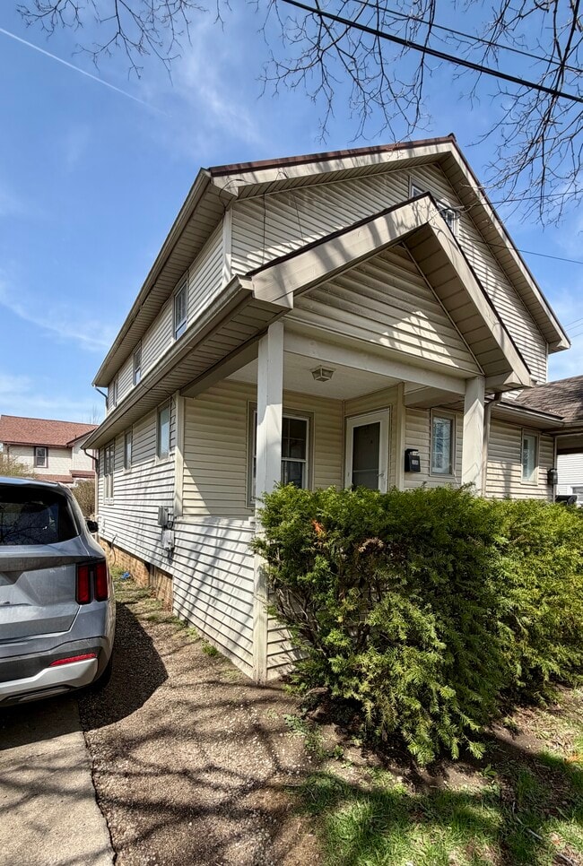 306-310-310 E Washington St in Ashland, OH - Building Photo - Building Photo